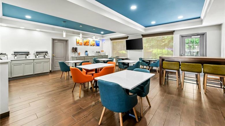 <b>Comfort Suites Restaurant</b>. Images powered by <a href="https://iceportal.shijigroup.com/" title="IcePortal" target="_blank">IcePortal</a>.