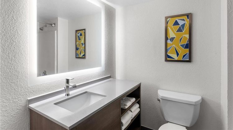 Comfort Suites Austin Airport Room