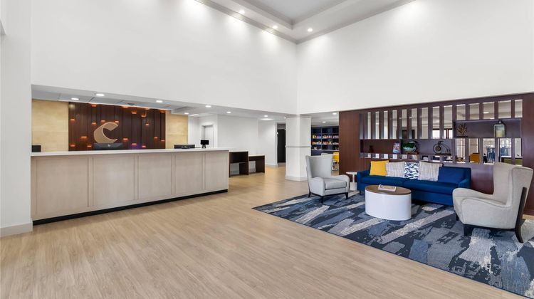 Comfort Suites Austin Airport Lobby