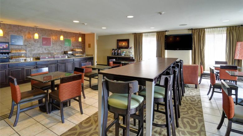<b>Comfort Inn & Suites Restaurant</b>. Images powered by <a href="https://iceportal.shijigroup.com/" title="IcePortal" target="_blank">IcePortal</a>.