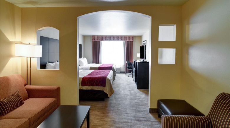 <b>Comfort Inn & Suites Suite</b>. Images powered by <a href="https://iceportal.shijigroup.com/" title="IcePortal" target="_blank">IcePortal</a>.
