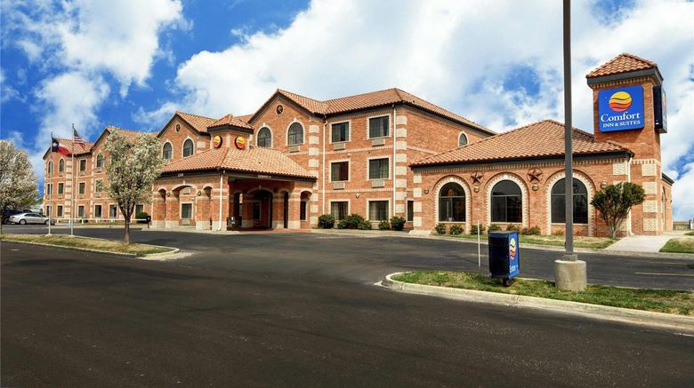 Comfort Inn  and  Suites Exterior. Images powered by <a href="https://iceportal.shijigroup.com" target="_blank" rel="noopener">Ice Portal</a>.