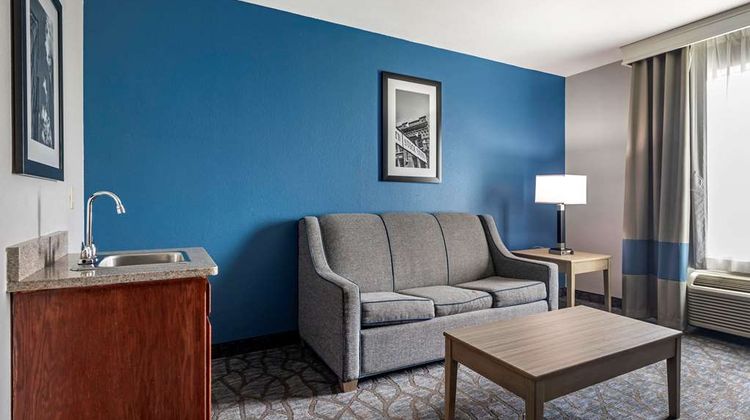 Comfort Inn & Suites Mansfield Suite