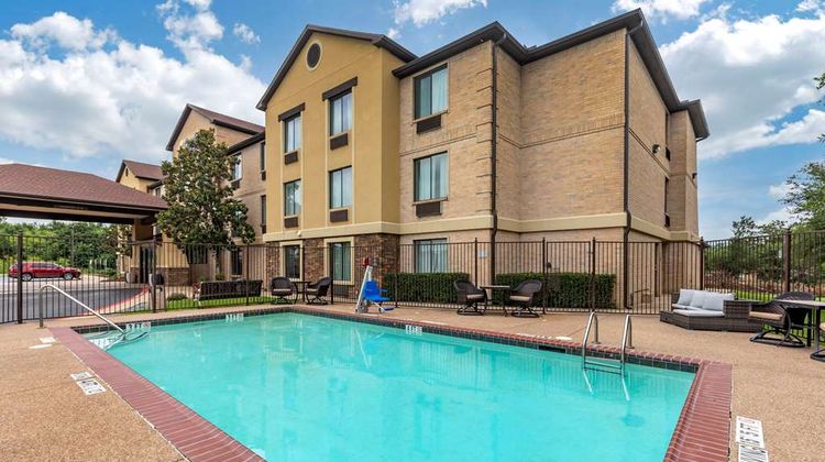 Comfort Inn & Suites Mansfield Pool