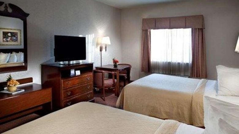 <b>Quality Inn and Suites Near University Room</b>. Images powered by <a href="https://iceportal.shijigroup.com/" title="IcePortal" target="_blank">IcePortal</a>.