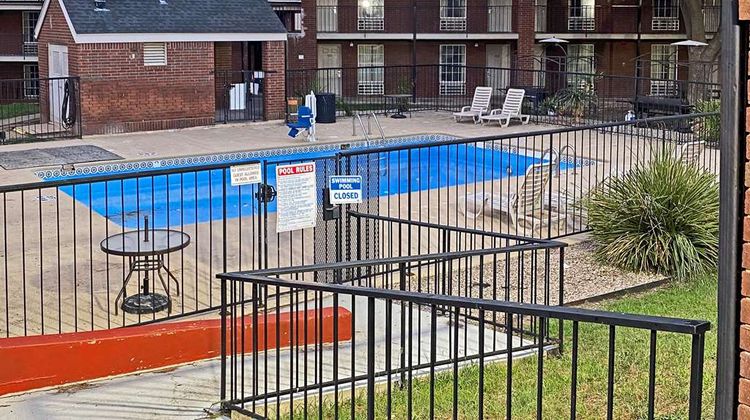 Rodeway Inn Pool