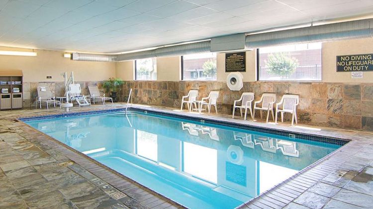 Comfort Inn & Suites West Katy Pool