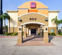 Comfort Suites Exterior