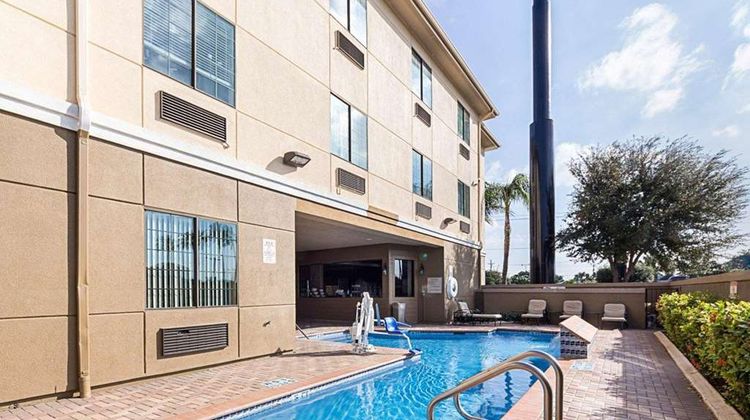 Comfort Suites Pool
