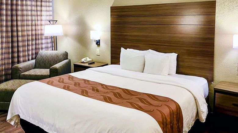 <b>Quality Inn and Suites Airport El Paso Room</b>. Images powered by <a href="https://iceportal.shijigroup.com/" title="IcePortal" target="_blank">IcePortal</a>.