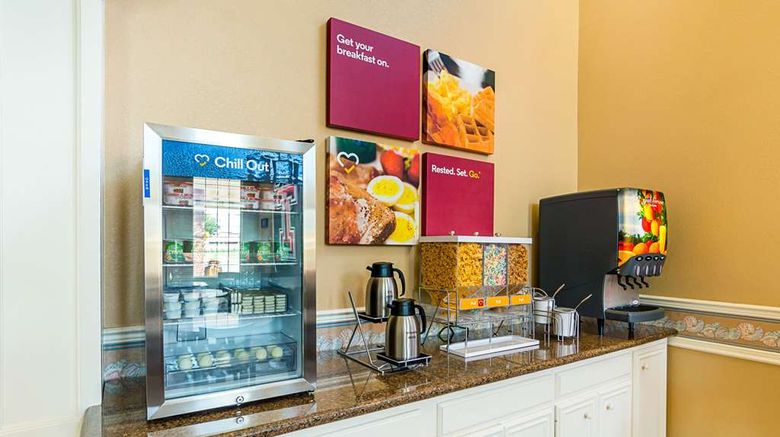 <b>Quality Suites Lubbock Southwest Restaurant</b>. Images powered by <a href="https://iceportal.shijigroup.com/" title="IcePortal" target="_blank">IcePortal</a>.