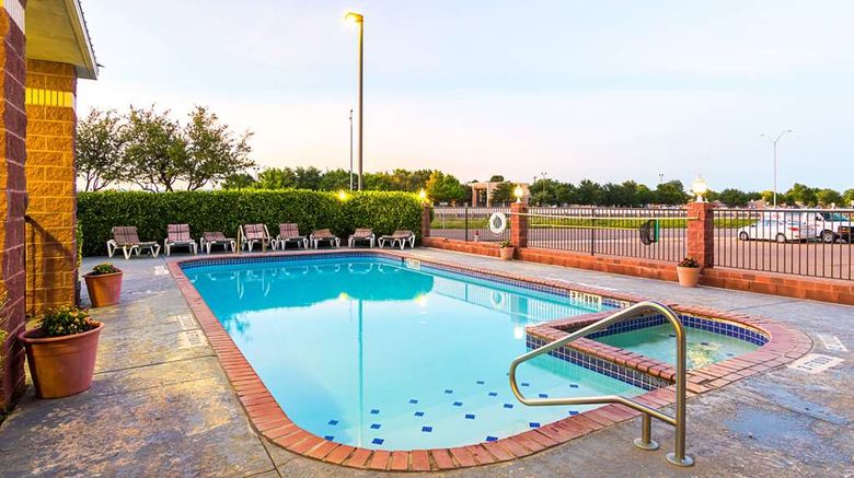 <b>Quality Suites Lubbock Southwest Pool</b>. Images powered by <a href="https://iceportal.shijigroup.com/" title="IcePortal" target="_blank">IcePortal</a>.