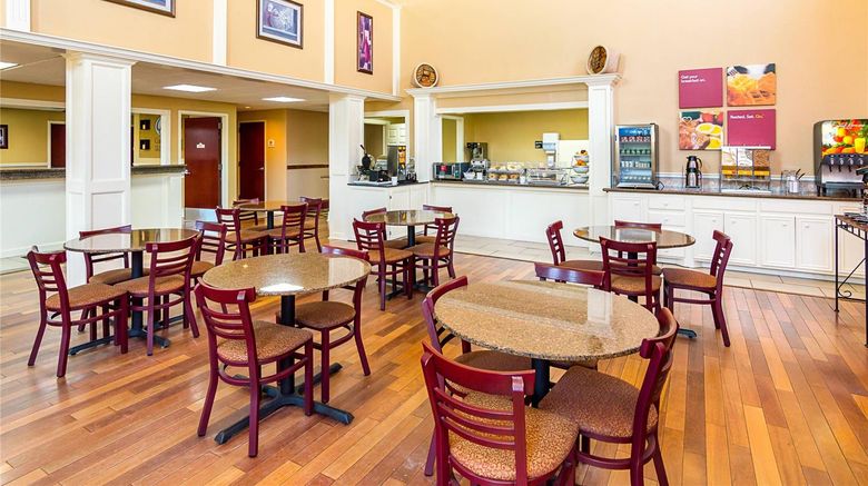 <b>Quality Suites Lubbock Southwest Restaurant</b>. Images powered by <a href="https://iceportal.shijigroup.com/" title="IcePortal" target="_blank">IcePortal</a>.