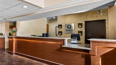 Quality Suites Las Colinas Center