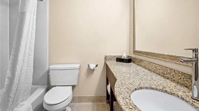 <b>Quality Suites Las Colinas Center Room</b>. Images powered by <a href="https://iceportal.shijigroup.com/" title="IcePortal" target="_blank">IcePortal</a>.