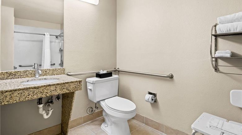 <b>Quality Suites Las Colinas Center Room</b>. Images powered by <a href="https://iceportal.shijigroup.com/" title="IcePortal" target="_blank">IcePortal</a>.