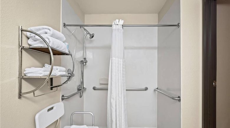 <b>Quality Suites Las Colinas Center Room</b>. Images powered by <a href="https://iceportal.shijigroup.com/" title="IcePortal" target="_blank">IcePortal</a>.