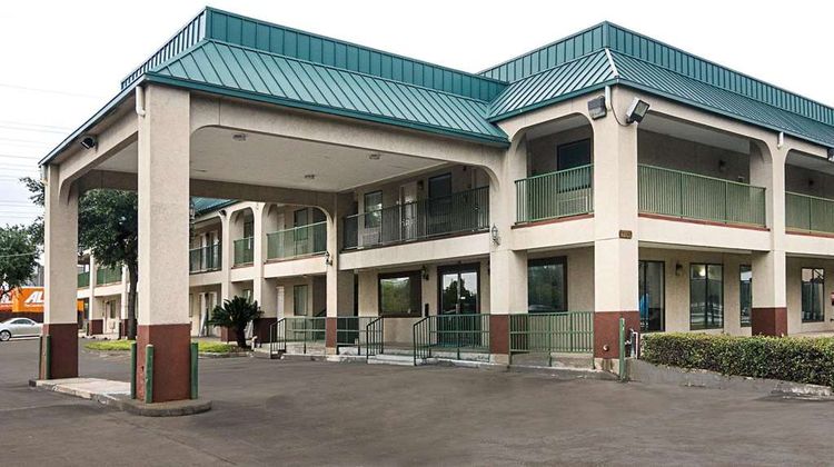 Rodeway Inn Exterior