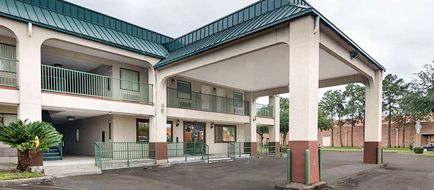 Rodeway Inn Exterior
