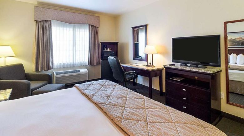 <b>Quality Inn and Suites Kerrville Room</b>. Images powered by <a href="https://iceportal.shijigroup.com/" title="IcePortal" target="_blank">IcePortal</a>.
