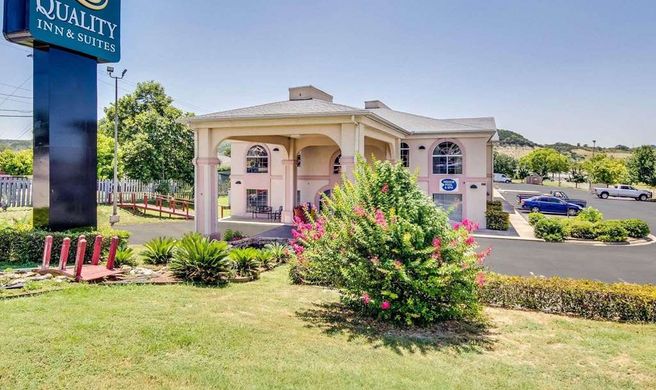 Quality Inn and Suites Kerrville Exterior