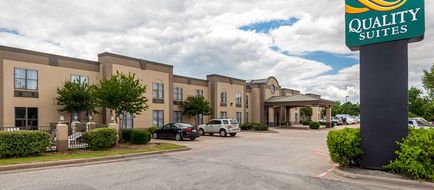 Quality Suites Sherman Exterior