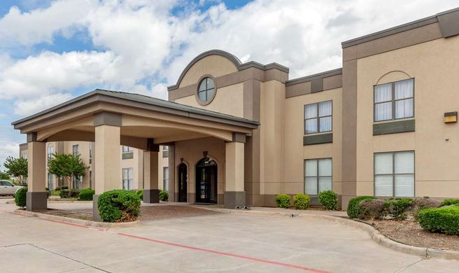 Quality Suites Sherman Exterior