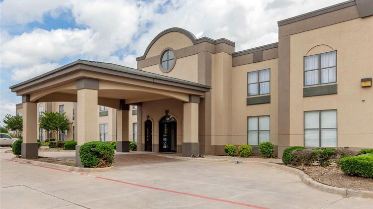 Quality Suites Sherman Exterior