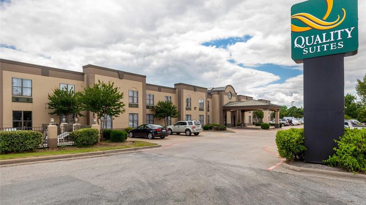 Quality Suites Sherman Exterior