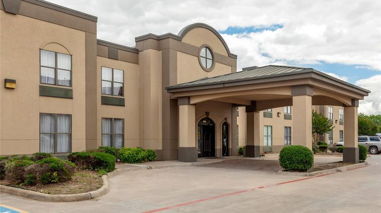 Quality Suites Sherman Exterior