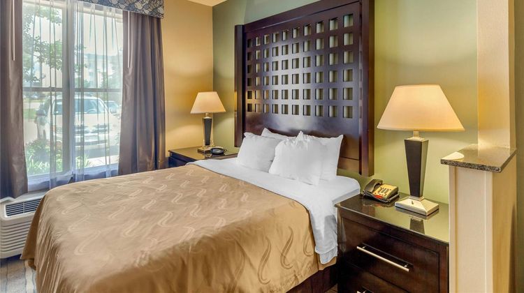 Quality Suites Sherman Room