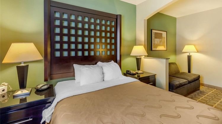 Quality Suites Sherman Room