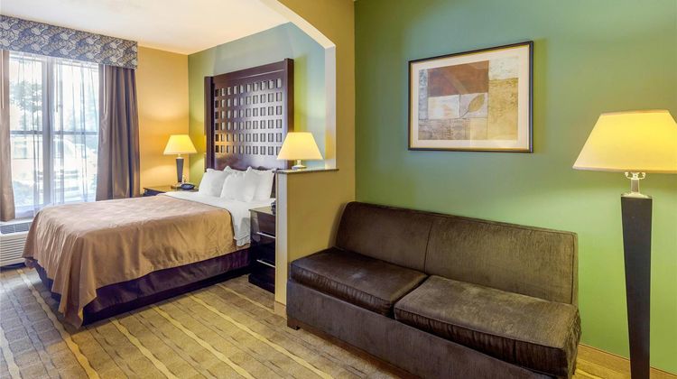 Quality Suites Sherman Room