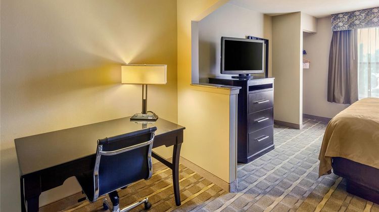 Quality Suites Sherman Suite