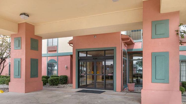 Quality Suites Temple Exterior