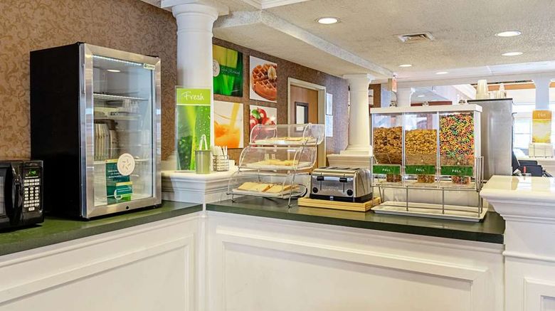 <b>Quality Suites San Antonio Restaurant</b>. Images powered by <a href="https://iceportal.shijigroup.com/" title="IcePortal" target="_blank">IcePortal</a>.