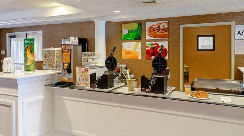 <b>Quality Suites San Antonio Restaurant</b>. Images powered by <a href="https://iceportal.shijigroup.com/" title="IcePortal" target="_blank">IcePortal</a>.