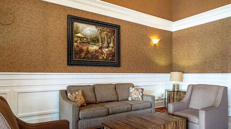 <b>Quality Suites San Antonio Lobby</b>. Images powered by <a href="https://iceportal.shijigroup.com/" title="IcePortal" target="_blank">IcePortal</a>.