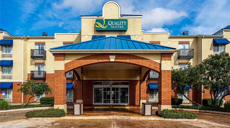 Quality Suites San Antonio Exterior