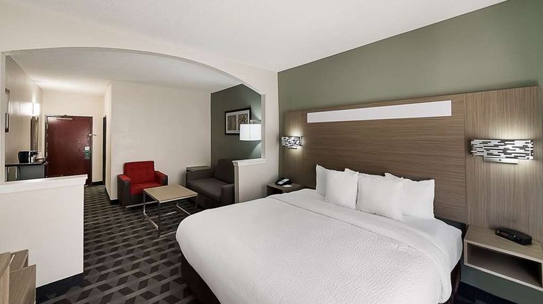 <b>Quality Inn & Suites DFW Airport South Suite</b>. Images powered by <a href="https://iceportal.shijigroup.com/" title="IcePortal" target="_blank">IcePortal</a>.