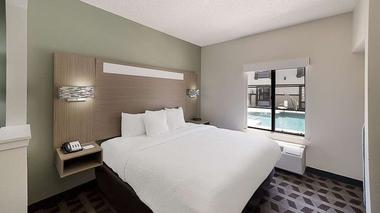 <b>Quality Inn & Suites DFW Airport South Suite</b>. Images powered by <a href="https://iceportal.shijigroup.com/" title="IcePortal" target="_blank">IcePortal</a>.