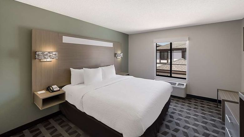 <b>Quality Inn & Suites DFW Airport South Suite</b>. Images powered by <a href="https://iceportal.shijigroup.com/" title="IcePortal" target="_blank">IcePortal</a>.