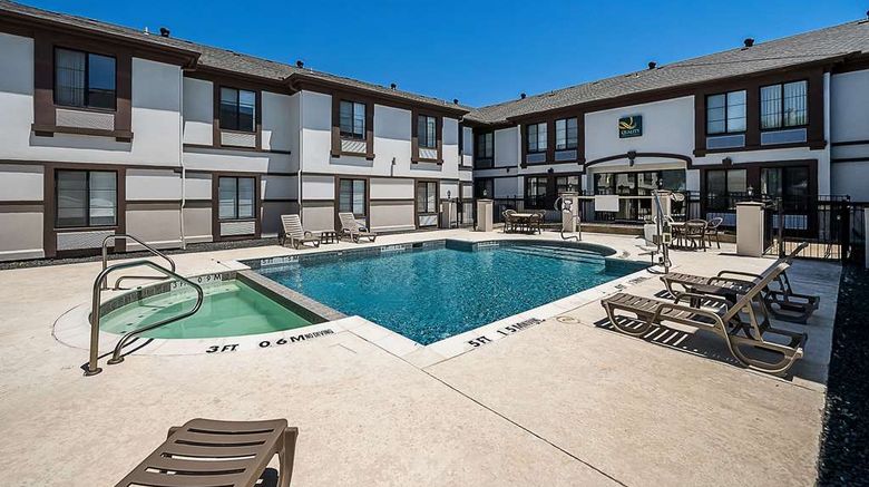 <b>Quality Inn & Suites DFW Airport South Pool</b>. Images powered by <a href="https://iceportal.shijigroup.com/" title="IcePortal" target="_blank">IcePortal</a>.