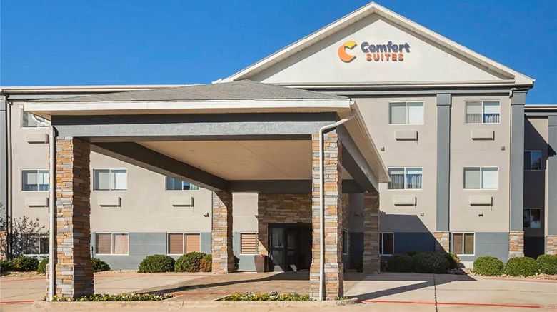 <b>Comfort Suites Lewisville - Dallas Exterior</b>. Images powered by <a href="https://iceportal.shijigroup.com/" title="IcePortal" target="_blank">IcePortal</a>.
