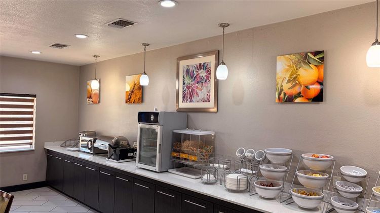 Comfort Suites Lewisville - Dallas Restaurant