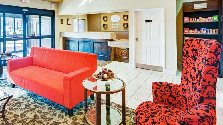 <b>Comfort Suites Longview North Lobby</b>. Images powered by <a href="https://iceportal.shijigroup.com/" title="IcePortal" target="_blank">IcePortal</a>.