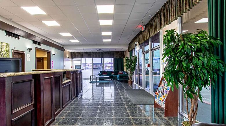 <b>Econo Lodge Lobby</b>. Images powered by <a href="https://iceportal.shijigroup.com/" title="IcePortal" target="_blank">IcePortal</a>.