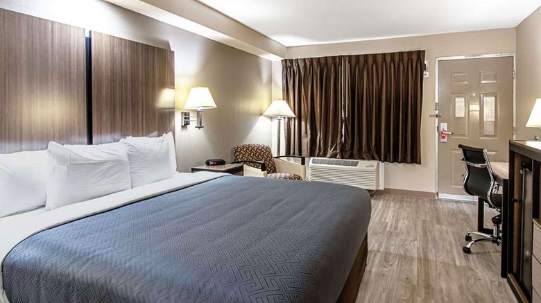 <b>Econo Lodge Room</b>. Images powered by <a href="https://iceportal.shijigroup.com/" title="IcePortal" target="_blank">IcePortal</a>.