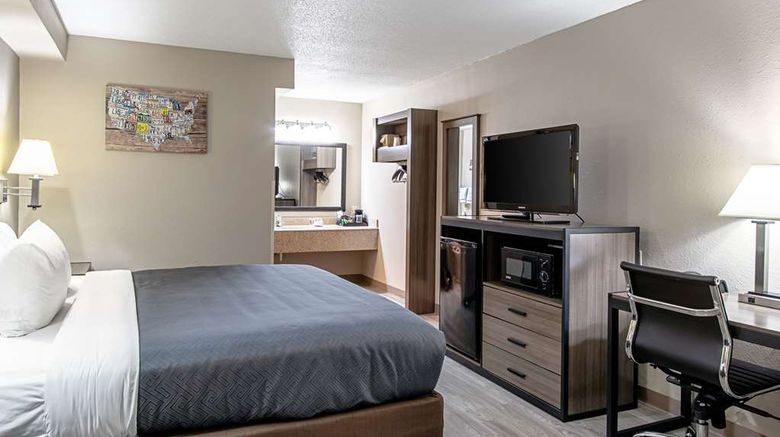 <b>Econo Lodge Room</b>. Images powered by <a href="https://iceportal.shijigroup.com/" title="IcePortal" target="_blank">IcePortal</a>.