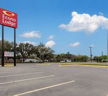 Econo Lodge Exterior